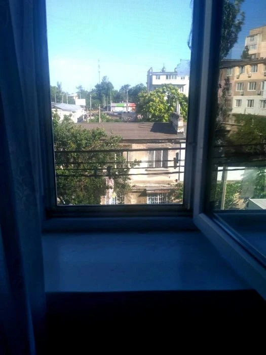 I will sell a room in the commune in Luzanovka. The owner