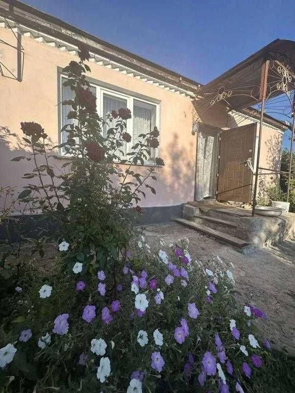 У продажу окремий будинок
