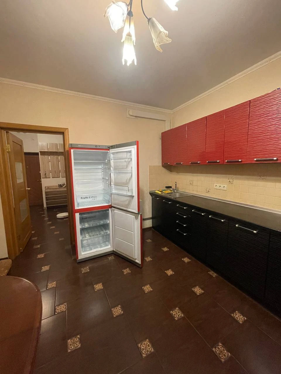 For Rent: 3-Bedroom Apartment at 69 Naukova Street