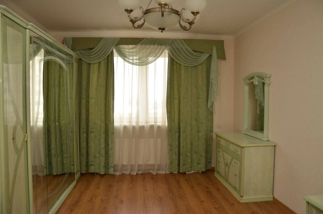 For Rent: 3-Bedroom Apartment at 69 Naukova Street