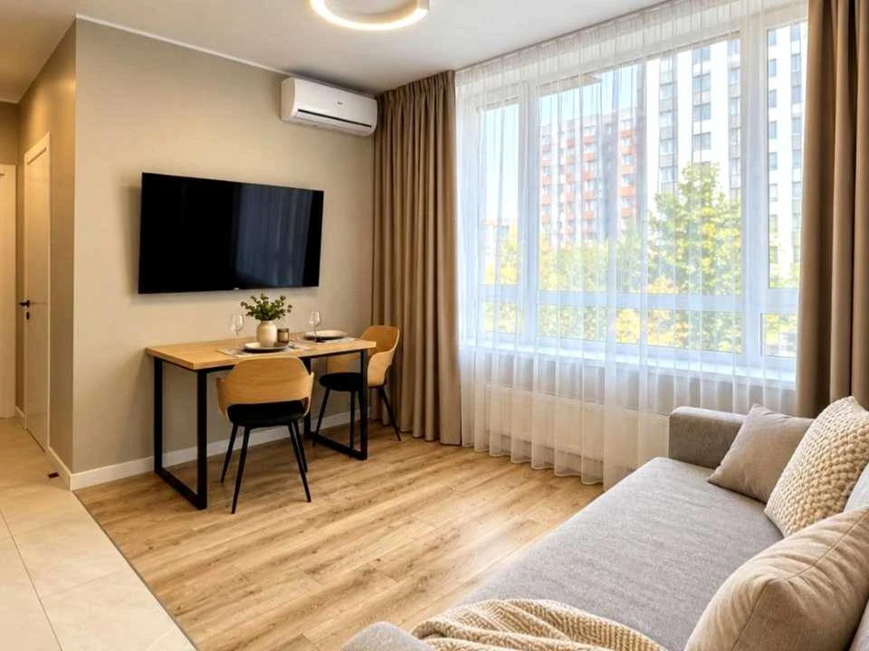 Apartment. Rodiny Kistiakovych st.