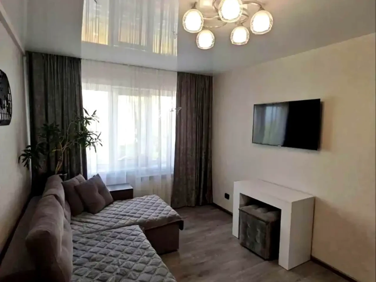 Sale of a 2-room apartment 45 sq m on the 5th floor.