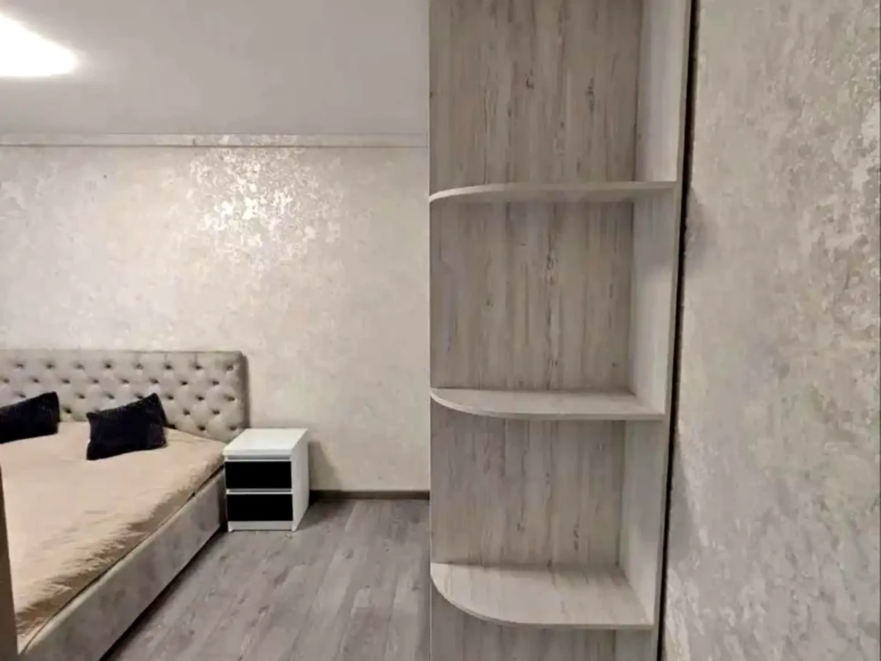 Sale of a 2-room apartment 45 sq m on the 5th floor.