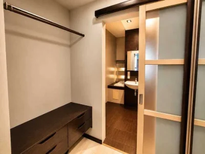 Stylish two-bedroom apartment in the Diplomat Hall residential complex, Zhilanska Street,