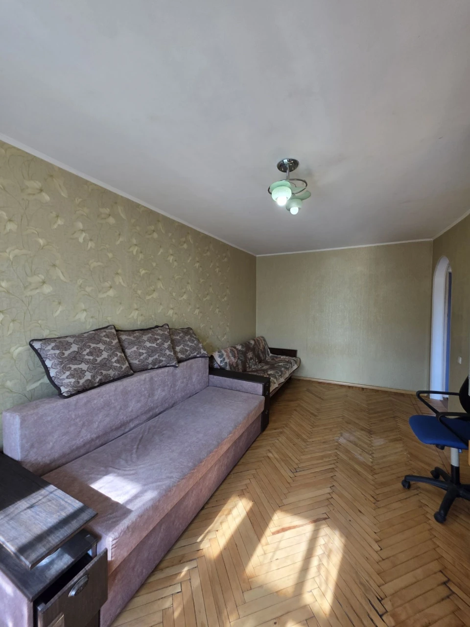 Продається 1-кімнатна квартира в районі "Коммунальний ринок"