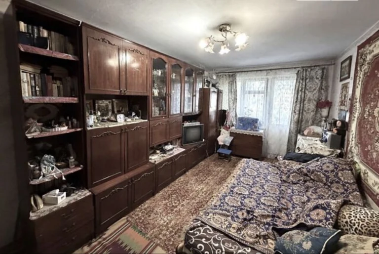 Продаж 1 квартири Колос