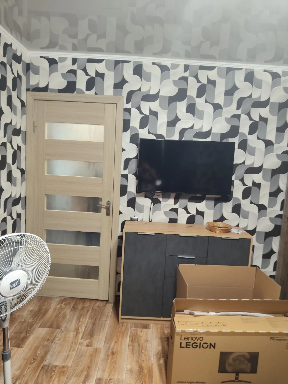 Продам отличную 3  комнатную квартиру на пл.Победы.