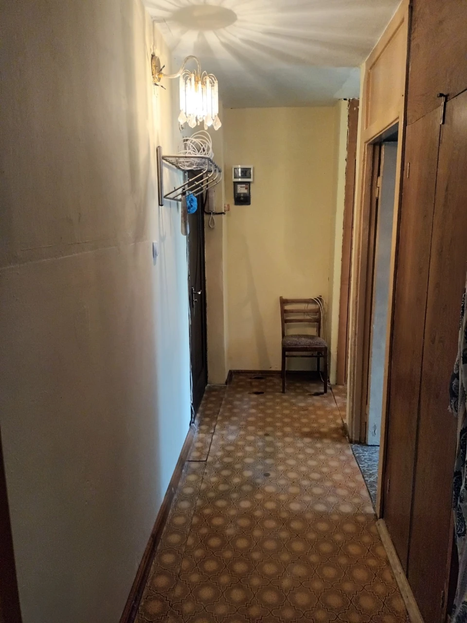продаю двухкомнатную квартиру
