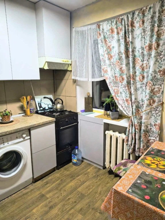 Продам 3-кімнатну квартиру, вул. Чумаченко