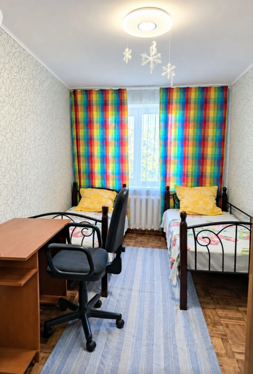 Продам 3-кімнатну квартиру, вул. Чумаченко