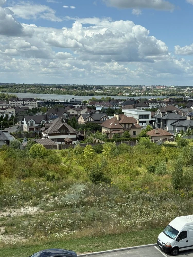Продаж 2 кім в новобудові Щасливе ( на Боголюбова)
