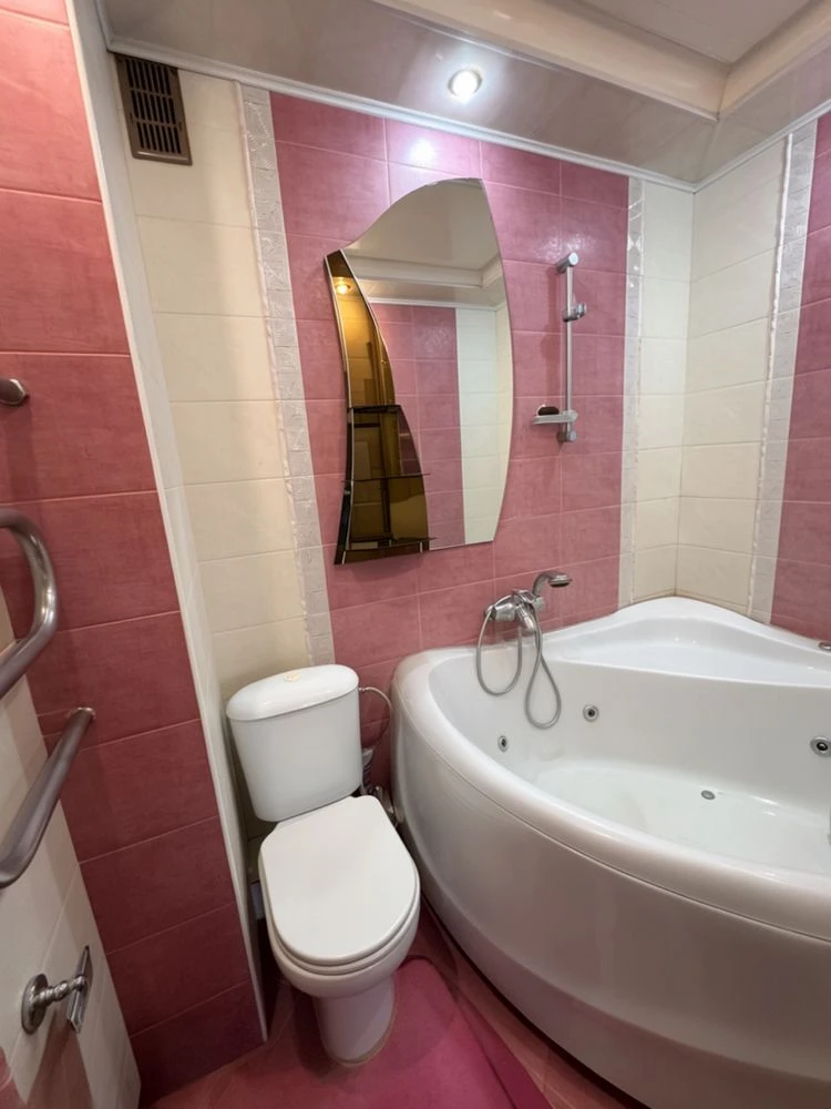 Duplex with city amenities (Goostomel Street (K)