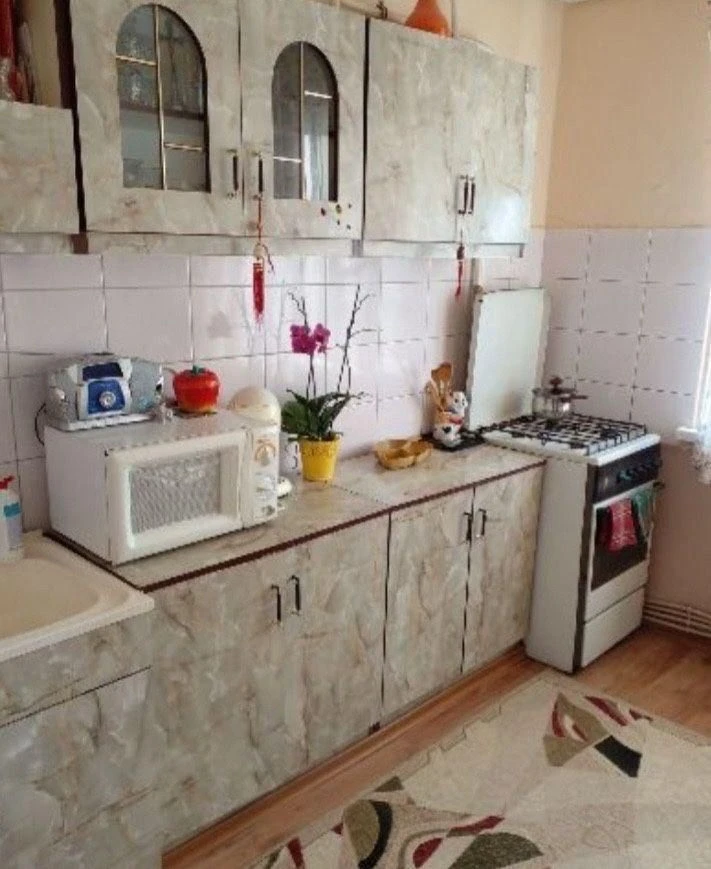 Продаж 2-кімнатної квартири з газовим опаленням світло не ви