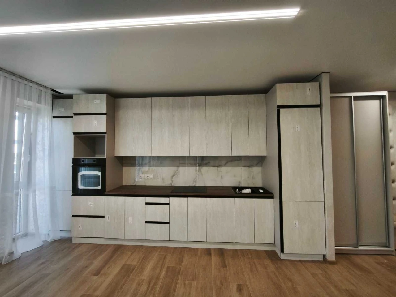Продається 2-кімнатна квартира з якісним ремонтом, меблями т