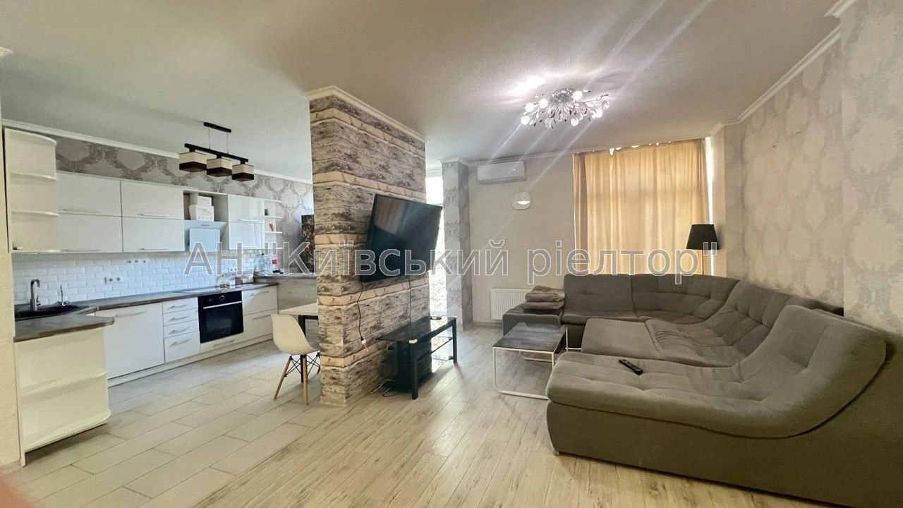 Sale of a 3-room apartment, Regenatorna, 4, building 14