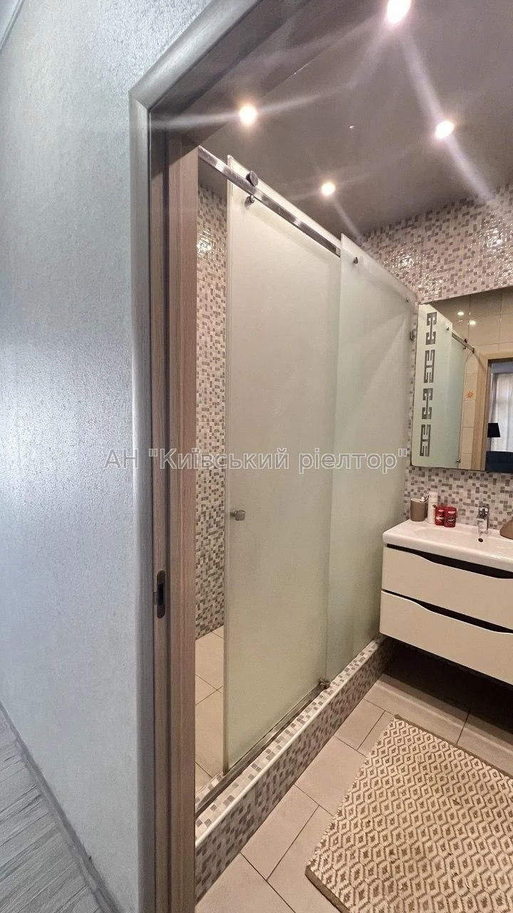 Sale of a 3-room apartment, Regenatorna, 4, building 14