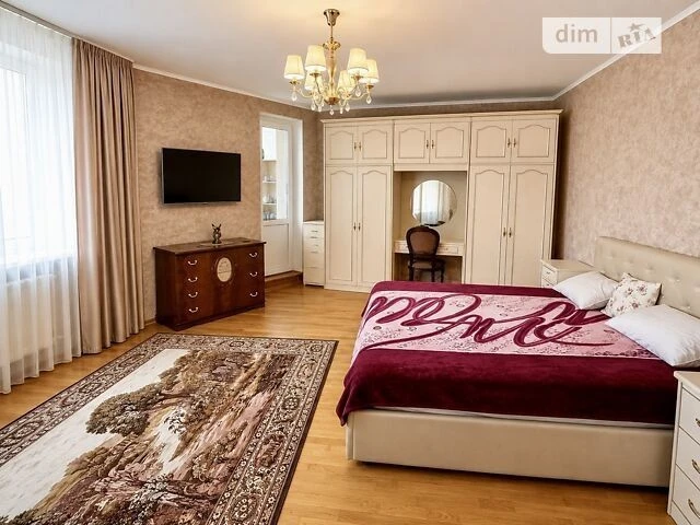 Продаж 3к квартири 121 кв. м на просп. Голосіївський 68 • ID