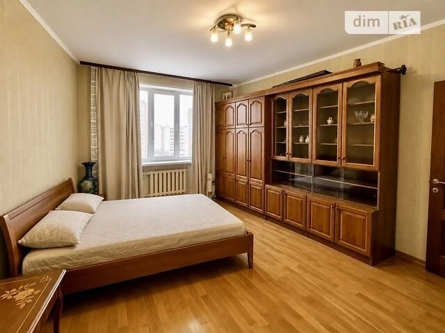 Продаж 3к квартири 121 кв. м на просп. Голосіївський 68 • ID