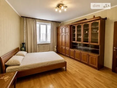 Продаж 3к квартири 121 кв. м на просп. Голосіївський 68 • ID