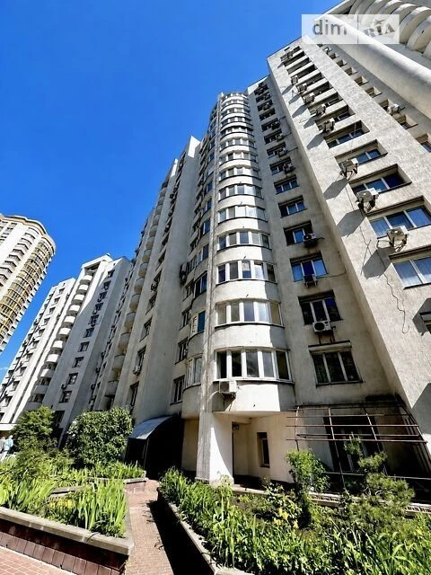 Продаж 3к квартири 121 кв. м на просп. Голосіївський 68 • ID