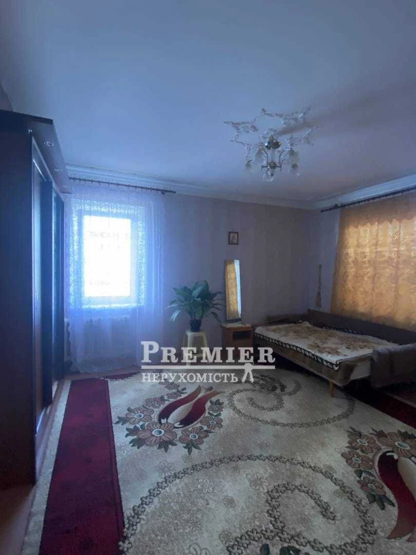 Продається простора 1-кімнатна квартира площею 44 м2