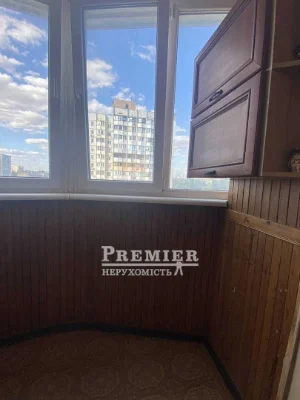 Продається простора 1-кімнатна квартира площею 44 м2