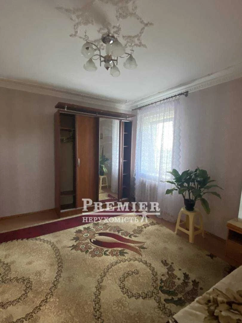 Продається простора 1-кімнатна квартира площею 44 м2