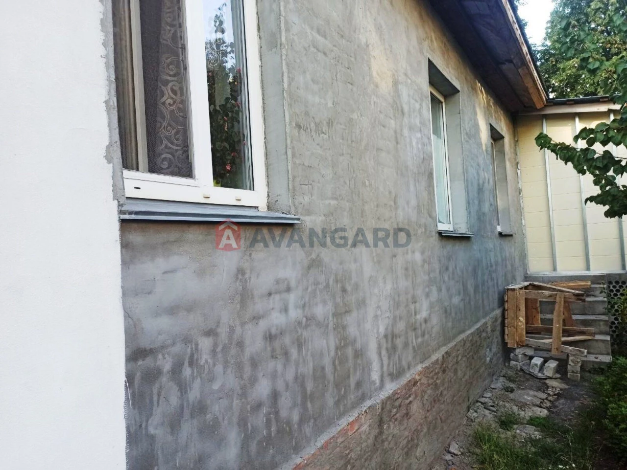 Автономне газове опалення. Косметичний ремонт. Ділянка землі
