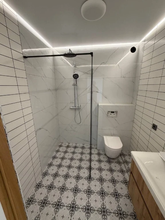 One-room new building with renovation