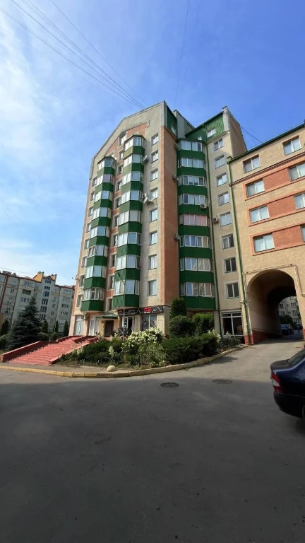 Продається простора квартира вул. Героїв Майдану, 55