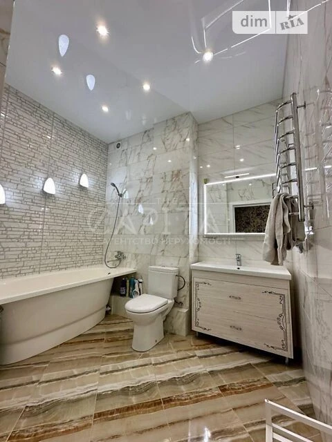 Продаж 4к квартири 120 кв. м на вул. Дегтярна 19 • ID 347190