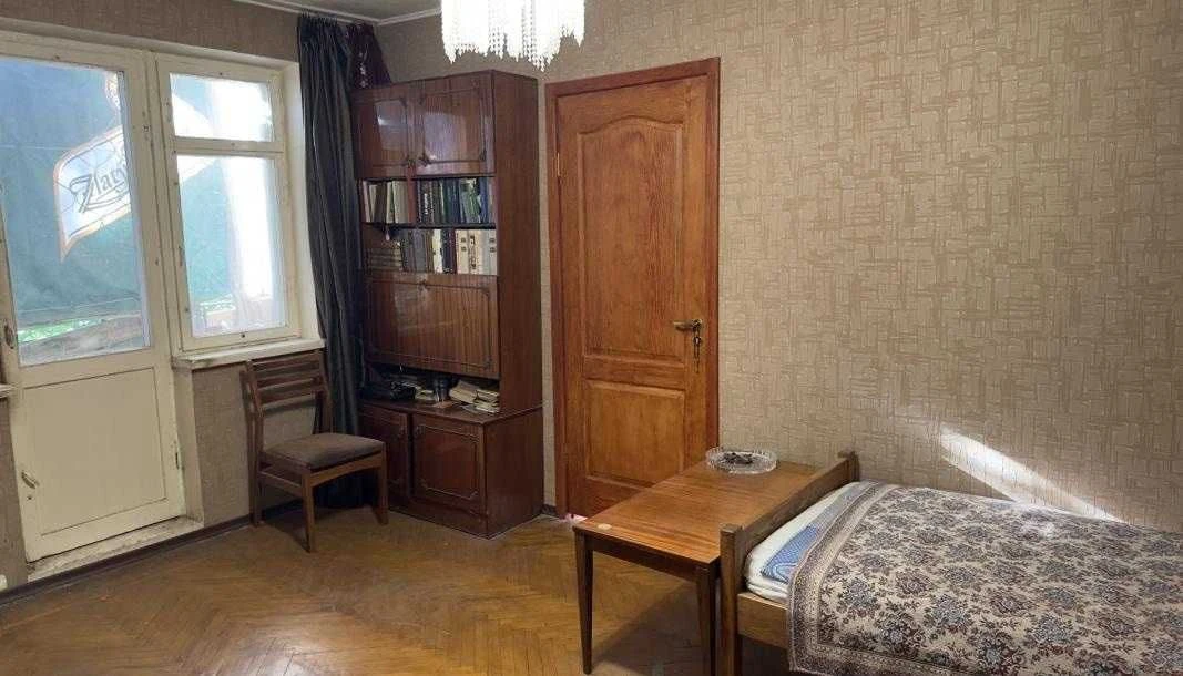 For sale, 2-room apartment on Cadenukha Street 9/2