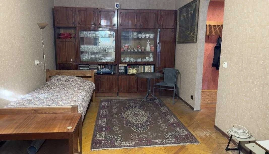 For sale, 2-room apartment on Cadenukha Street 9/2
