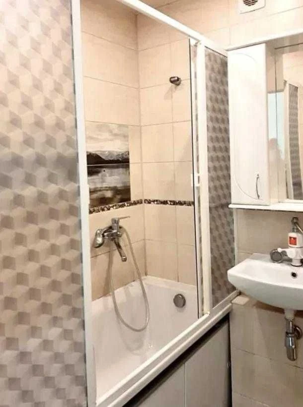 Продам 2 кімнатну квартиру метро Студенська