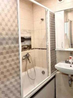 Продам 2 кімнатну квартиру метро Студенська