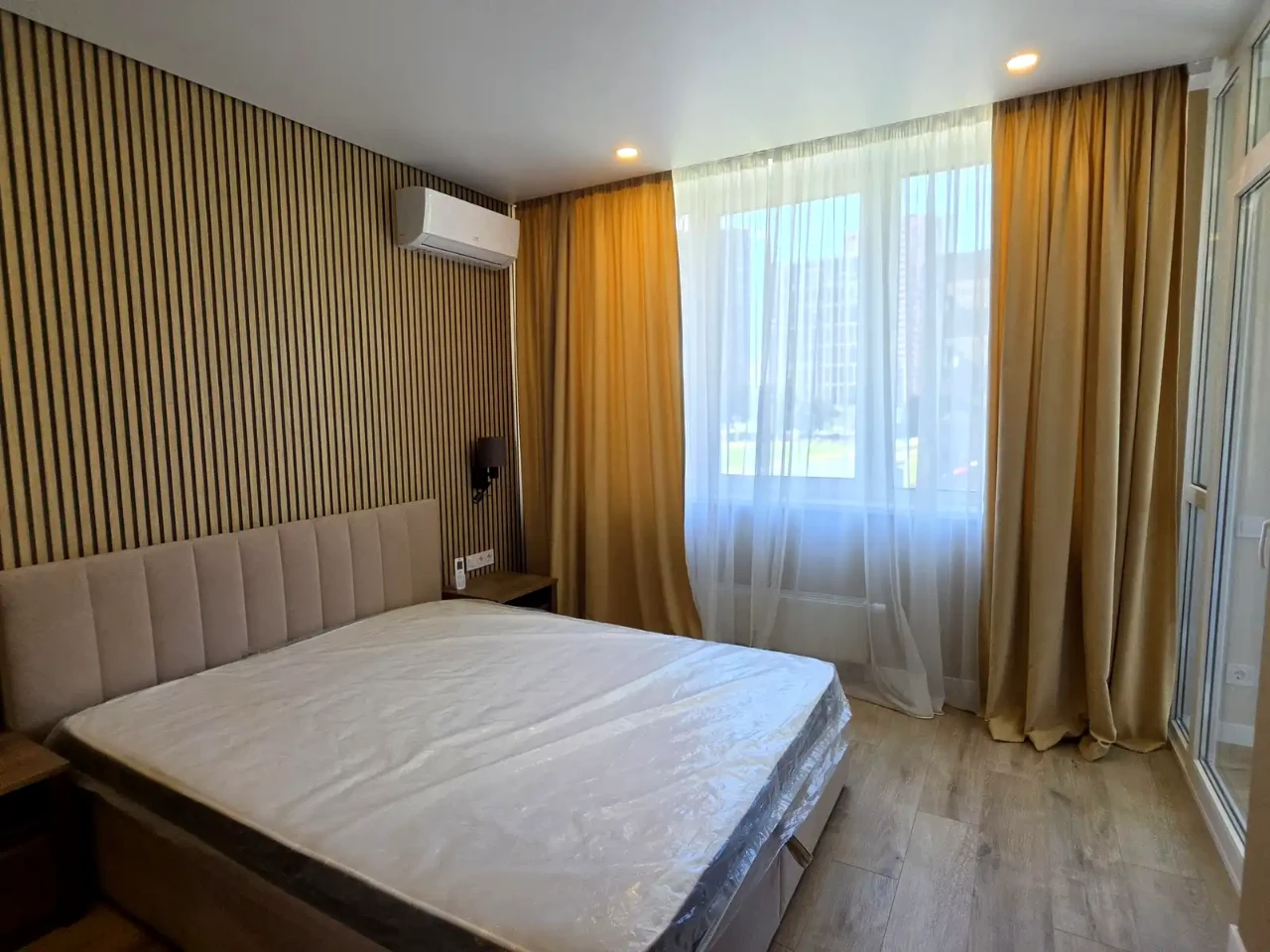 Оренда квартири 1-кімн. 45.8 м² 2/26 пов.