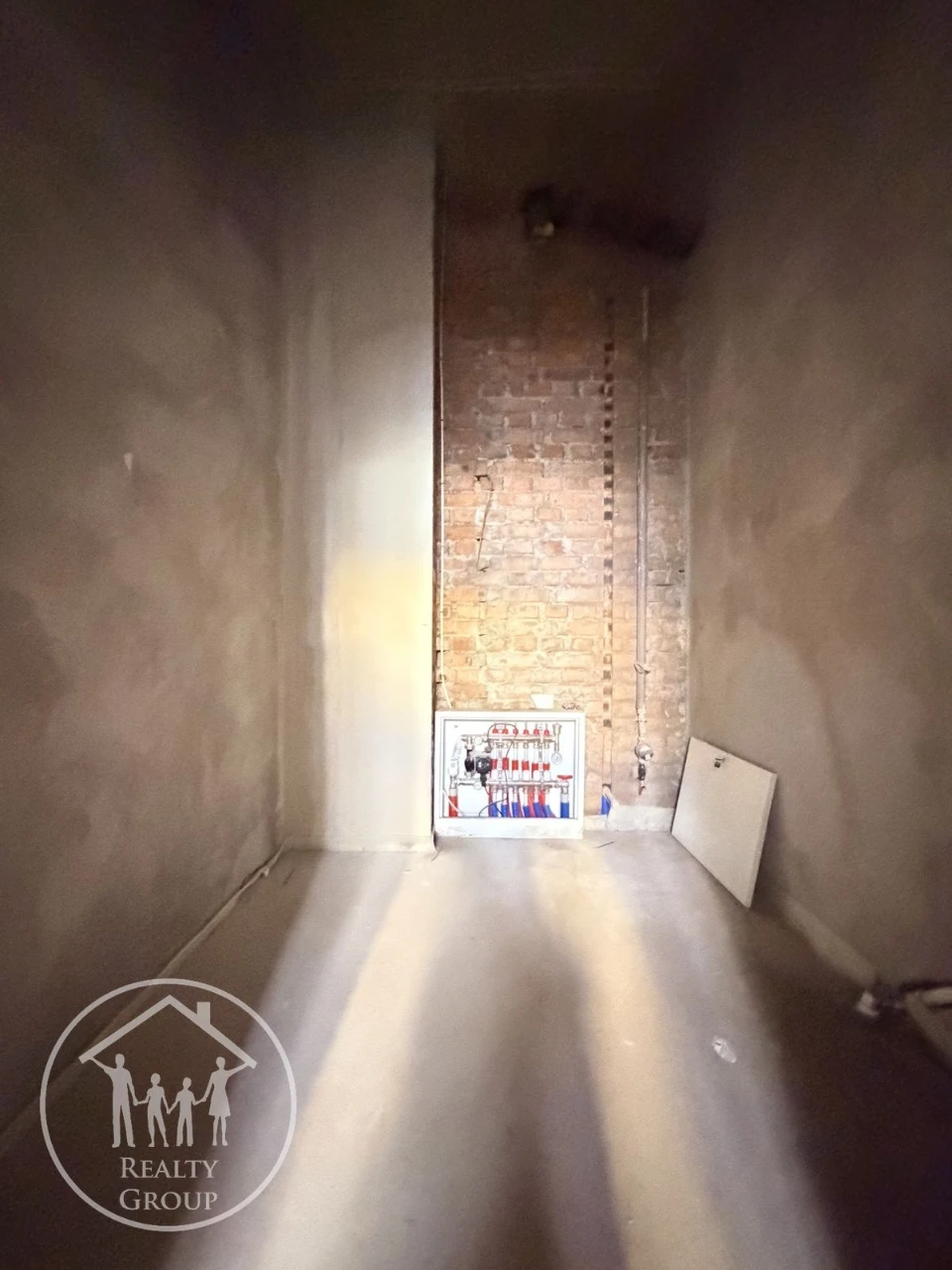 Great Deal! 2-bedroom Apartment in the Schengen Residential Complex - Renovation Started!