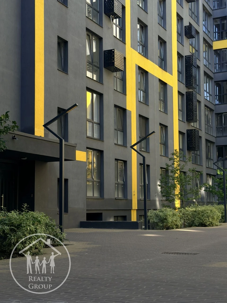 Great Deal! 2-bedroom Apartment in the Schengen Residential Complex - Renovation Started!