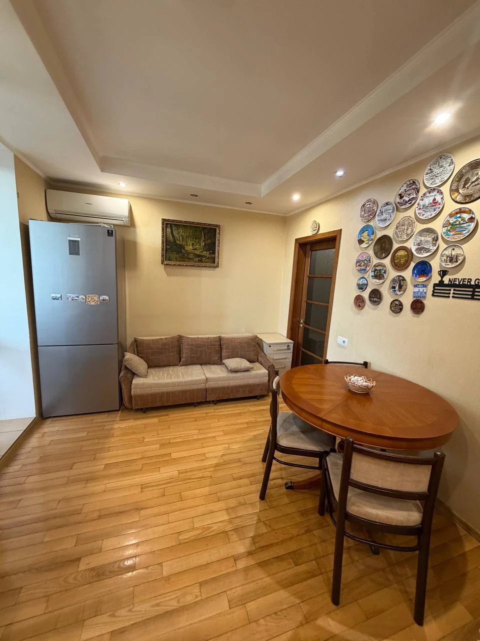 Sale of apartment on Borispolskaya Street in Kyiv / W-7473047