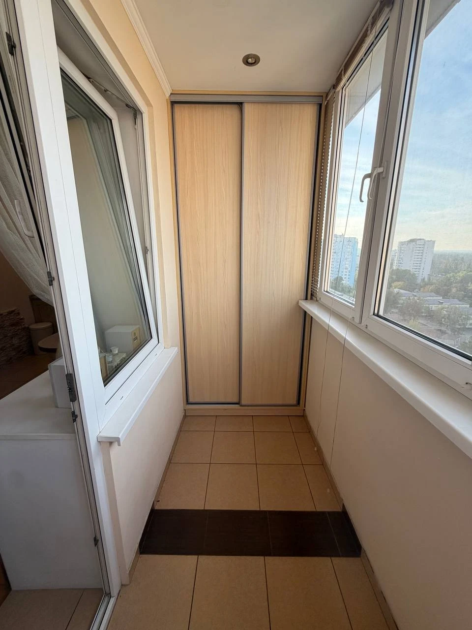 Sale of apartment on Borispolskaya Street in Kyiv / W-7473047