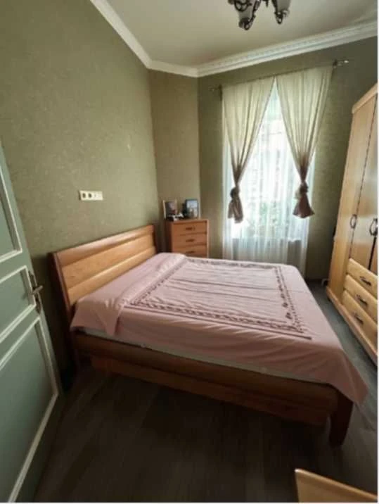 Продам 3-кімнатну чудову квартиру в гарному та міцному будинку