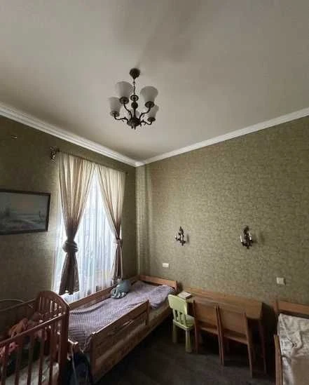 Продам 3-кімнатну чудову квартиру в гарному та міцному будинку