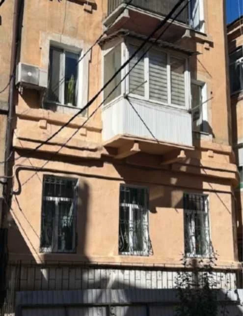 Продам 3-кімнатну чудову квартиру в гарному та міцному будинку