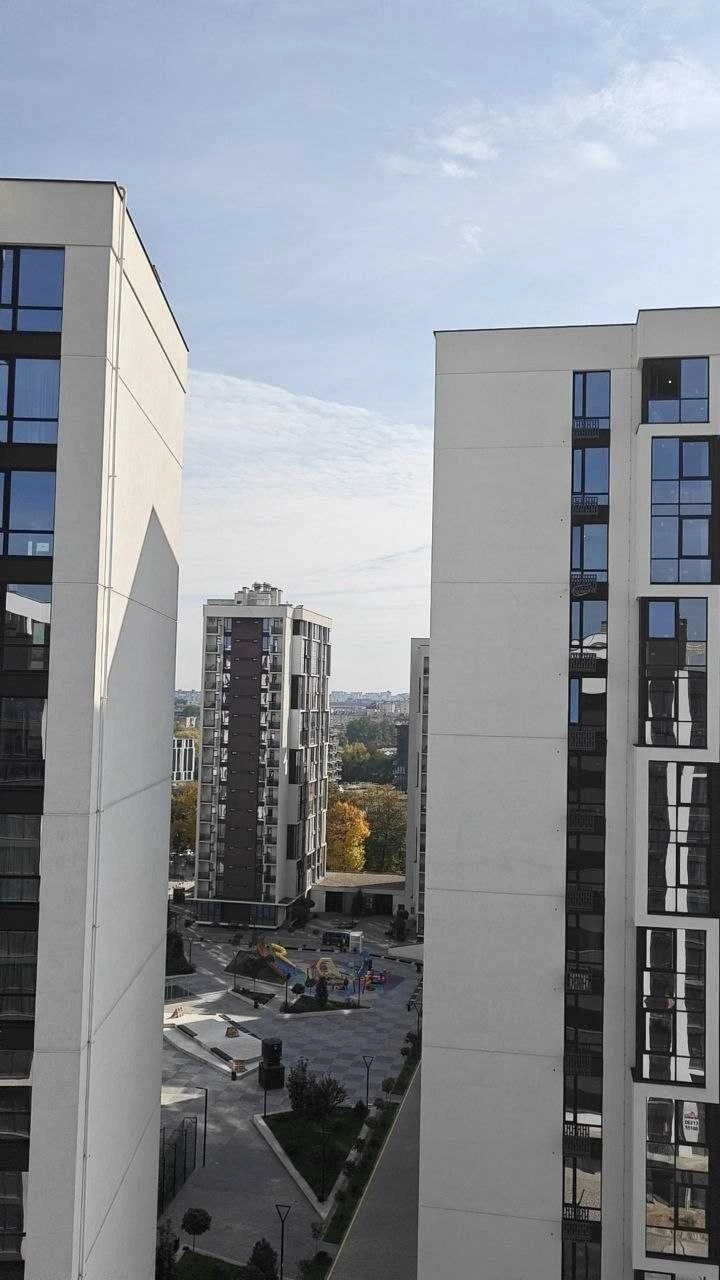 Manhattan Up (Apartment) urgent sale 2-bedroom