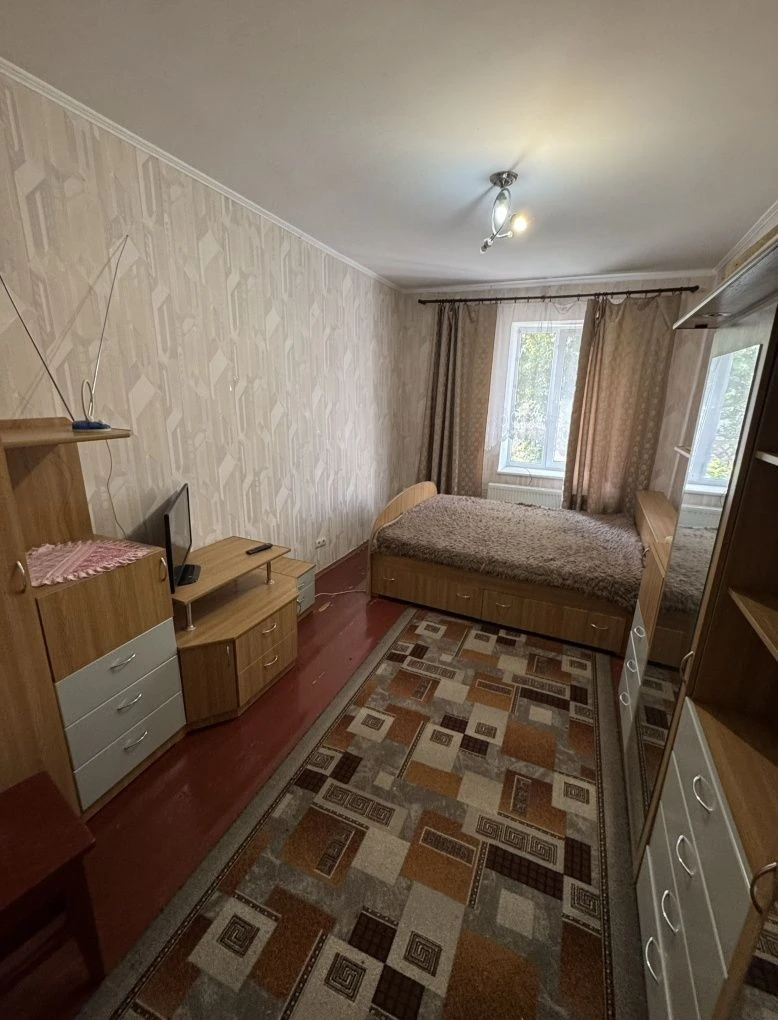 Продається 1-кімнатна квартира — 27 м², з ремонтом, на Гетьмана
