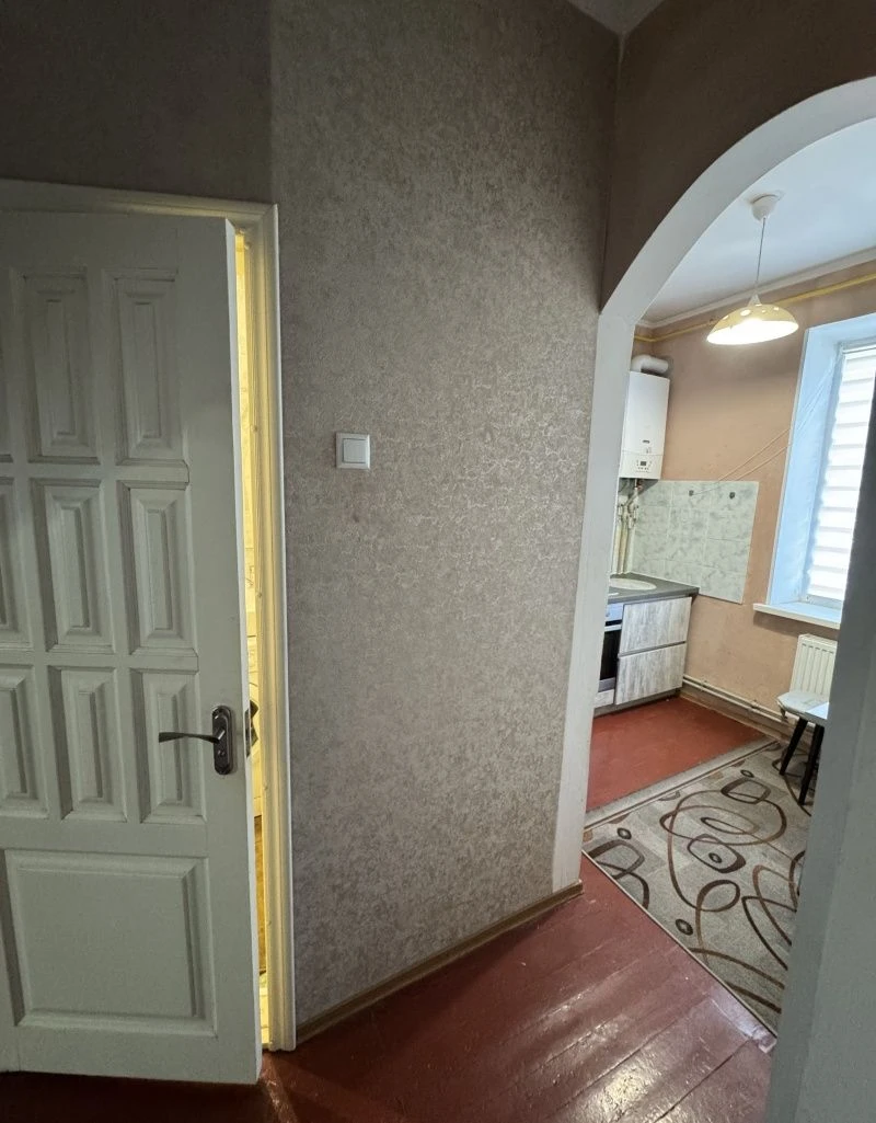 Продається 1-кімнатна квартира — 27 м², з ремонтом, на Гетьмана