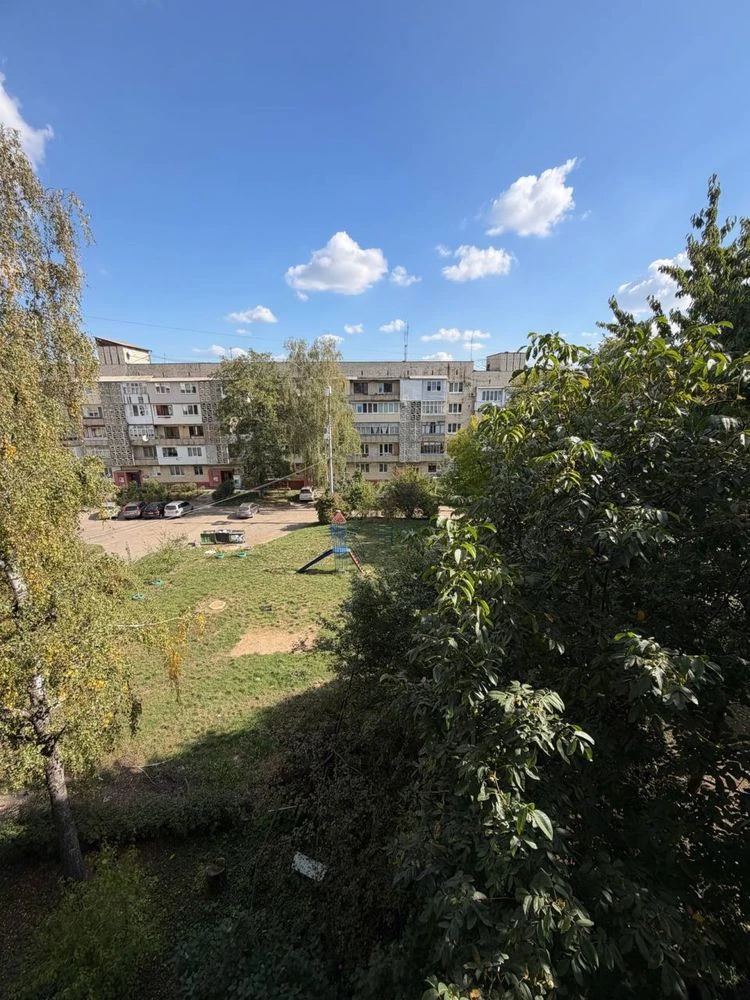 Продаж 3 -кім.квартири ,район Комарова