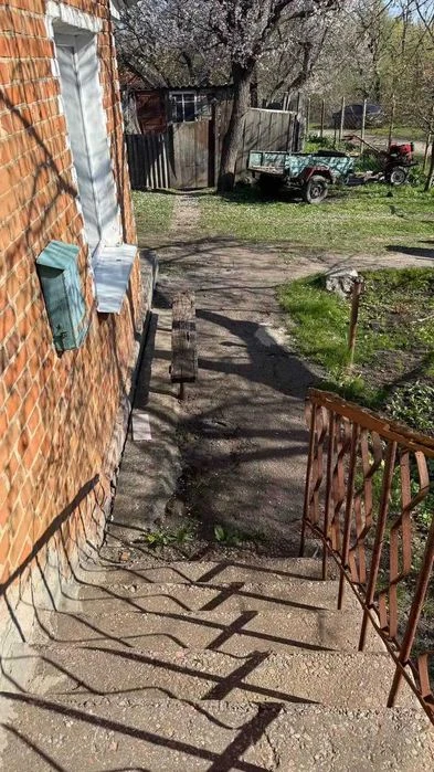 2  кімнатна квартира з окремим входом в передмісті !! єВідно