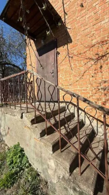2  кімнатна квартира з окремим входом в передмісті !! єВідно