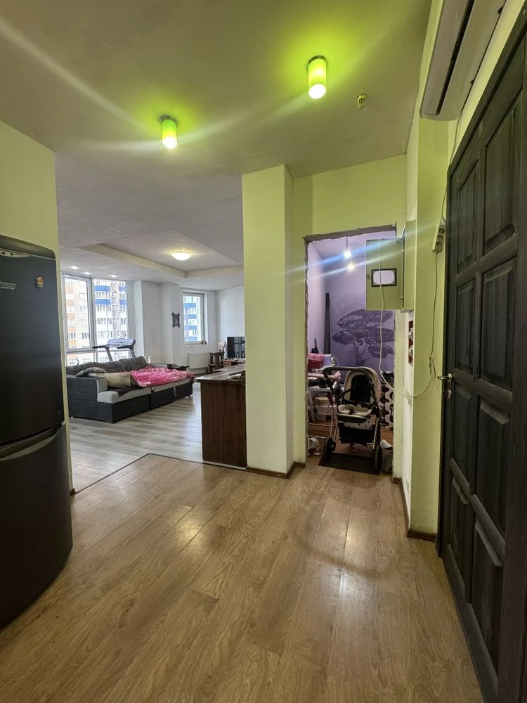 Selling 4 room apartment 150m2 in residential complex MKDU, P. Pole, 1 minute from metro
